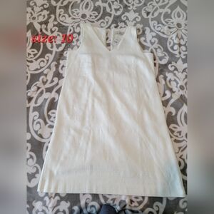 Elegant White Sleeveless Dress